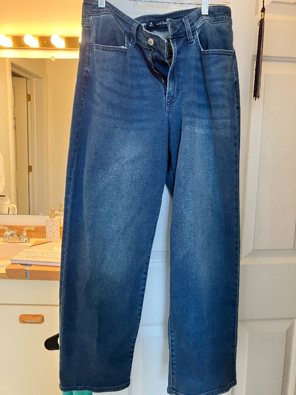 Old Navy WOW loose fitting size 12 short jeans